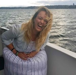 Meet your Posher, Danielle